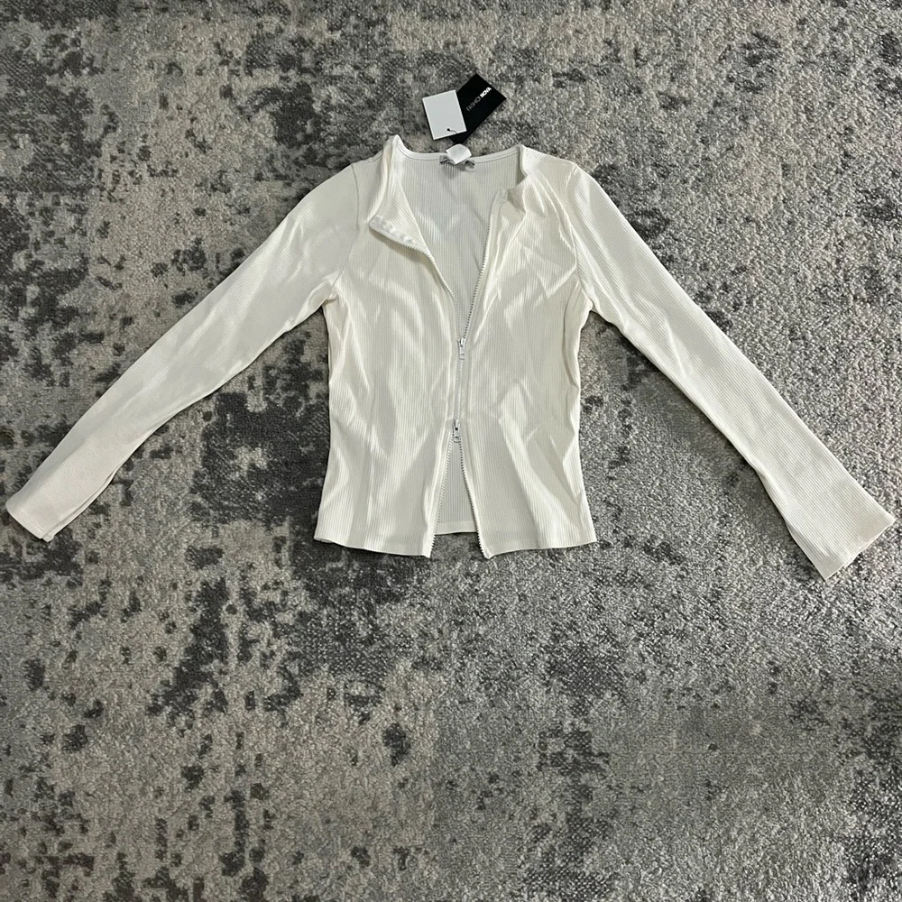 Two Way Zipper Ribbed Cardigan Top - Picture 2 of 6